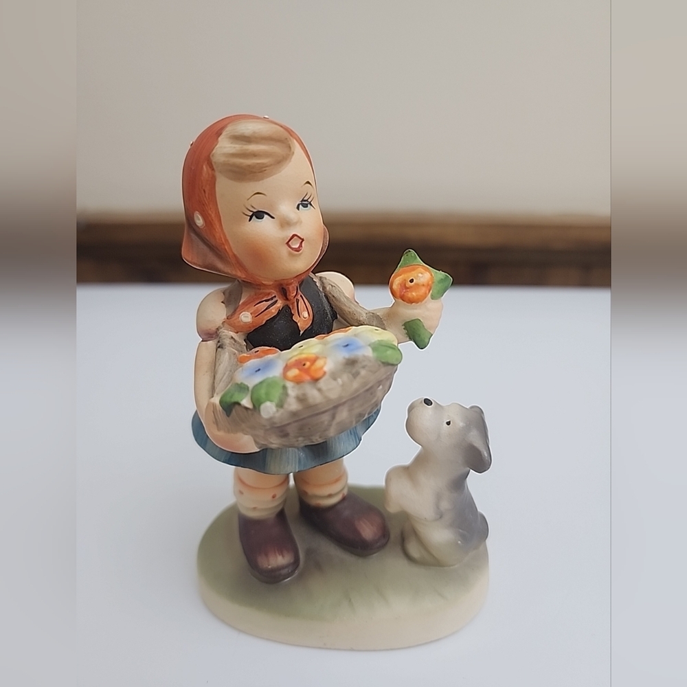 Vintage Napcoware Girl Dog Flower‎ Basket Figurine #8795